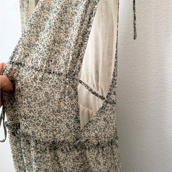 Lulus  Wandering Wistfully Cream Floral Print Tiered Maxi Dress Ruffled Sz M - Picture 7 of 11